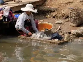 梦境奇缘，梦见一大桶水的神秘启示，梦见一大桶水