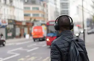 梦中的背包，探索潜意识中的行囊与人生旅程，梦见背包