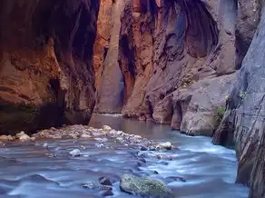 河床梦境，探寻内心深处的神秘之地，梦见河床