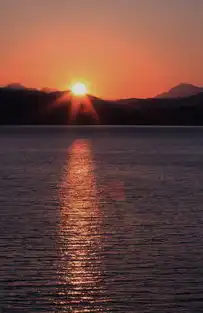 梦中之山，高山的崇高与生命的启示，梦见高山耸立在眼前