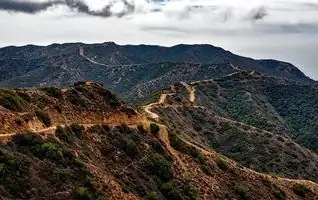 梦见修水泥路，解读梦境与现实中的寓意，梦见修水泥路